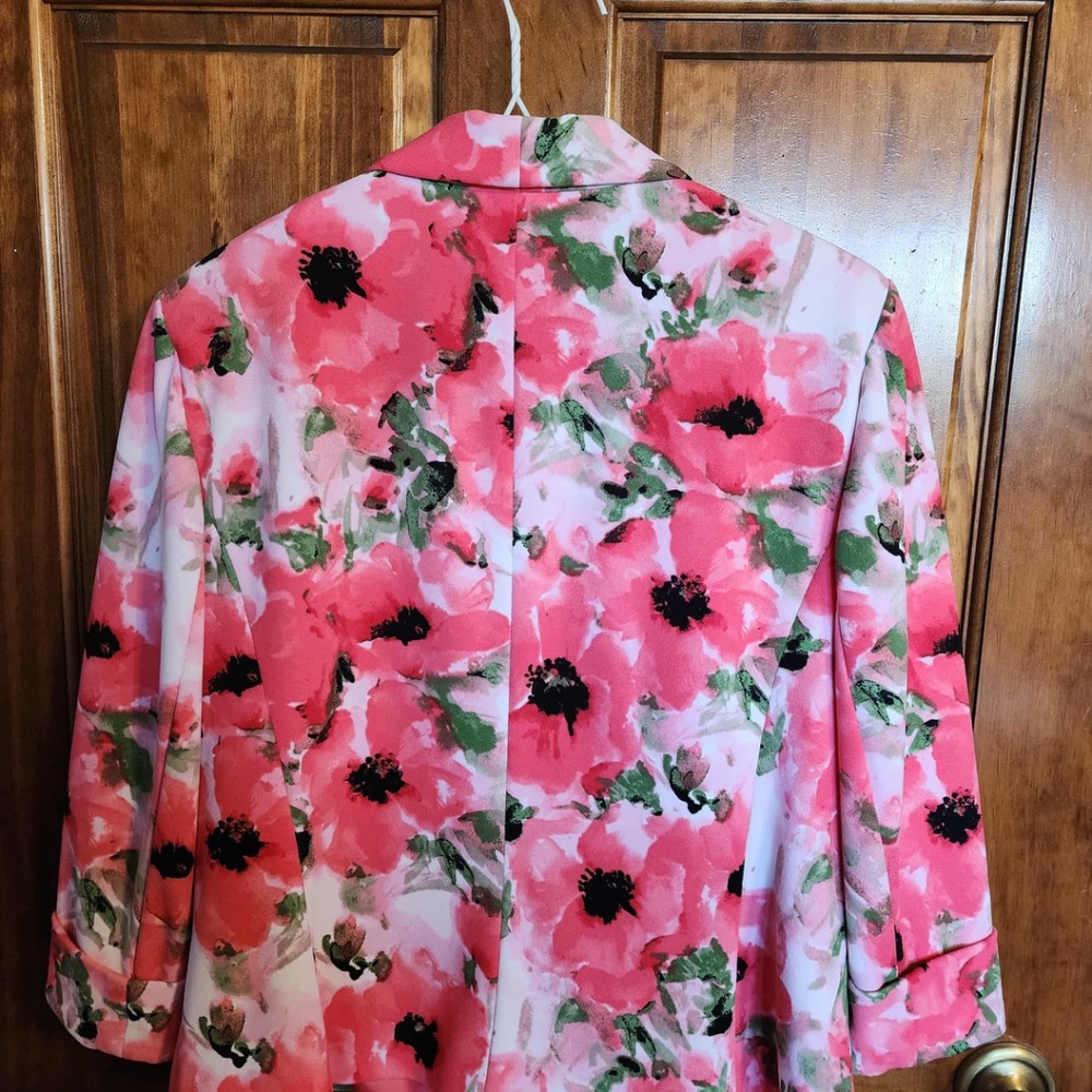 Pink Floral Kasper Blazer - Picture 2 of 3